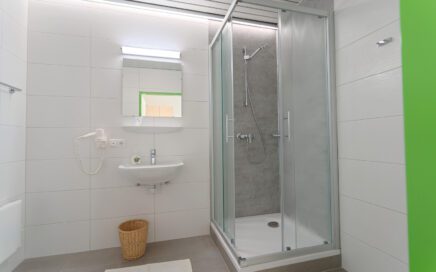 Jugendgästehaus Bad Ischl Badezimmer - © Christoph Sammer