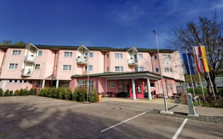 Jugendgästehaus Klagenfurt Aussen Parkplatz