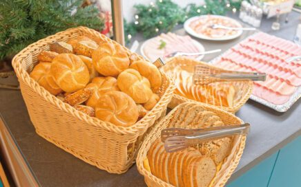 Jugendgästehaus Linz Frühstücksbuffet - © Christoph Sammer