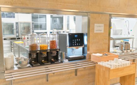 Jugendgästehaus Linz Frühstücksbuffet - © Christoph Sammer