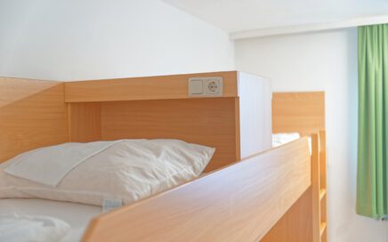 Jugendgästehaus Linz Vierbettzimmer - © Christoph Sammer