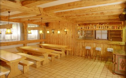 Jugendgästehaus St. Gilgen Stüberl Keller