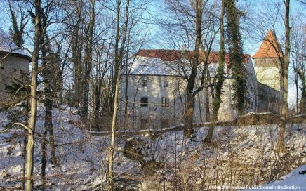 Schloss Ulmerfeld im Winter - Foto Public Domain