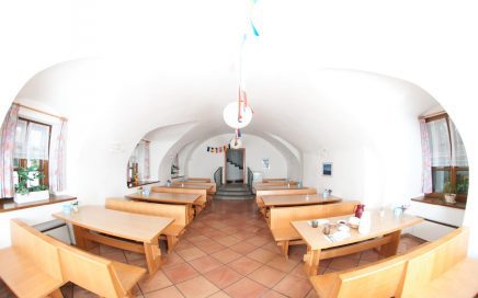 Jugendherberge Schloss Ulmerfeld Speisesaal