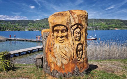 Jugendgästehaus Velden Cap Wörth Baum Skulptur