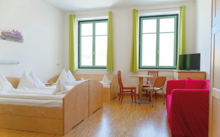 Jugendgästehaus Velden Cap Wörth 5 Bettzimmer Seehaus - © Christoph Sammer