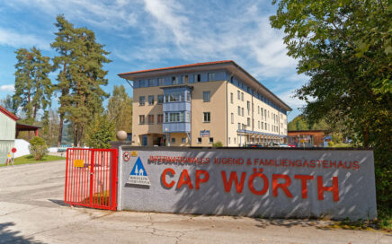 Jugendgästehaus Velden Cap Wörth Einfahrt - © Christoph Sammer