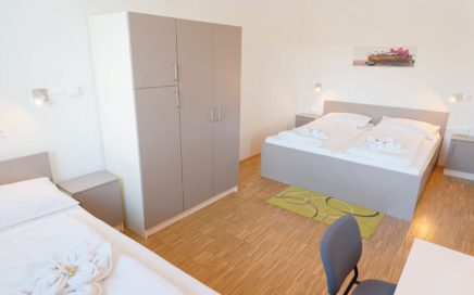 Jugendgästehaus Velden Cap Wörth Komfort Familienzimmer Seehaus - © Christoph Sammer