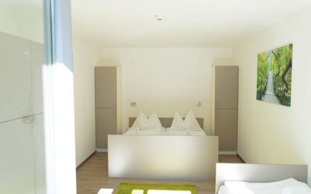 Jugendgästehaus Velden Cap Wörth Komfort 3 Bettzimmer - © Christoph Sammer