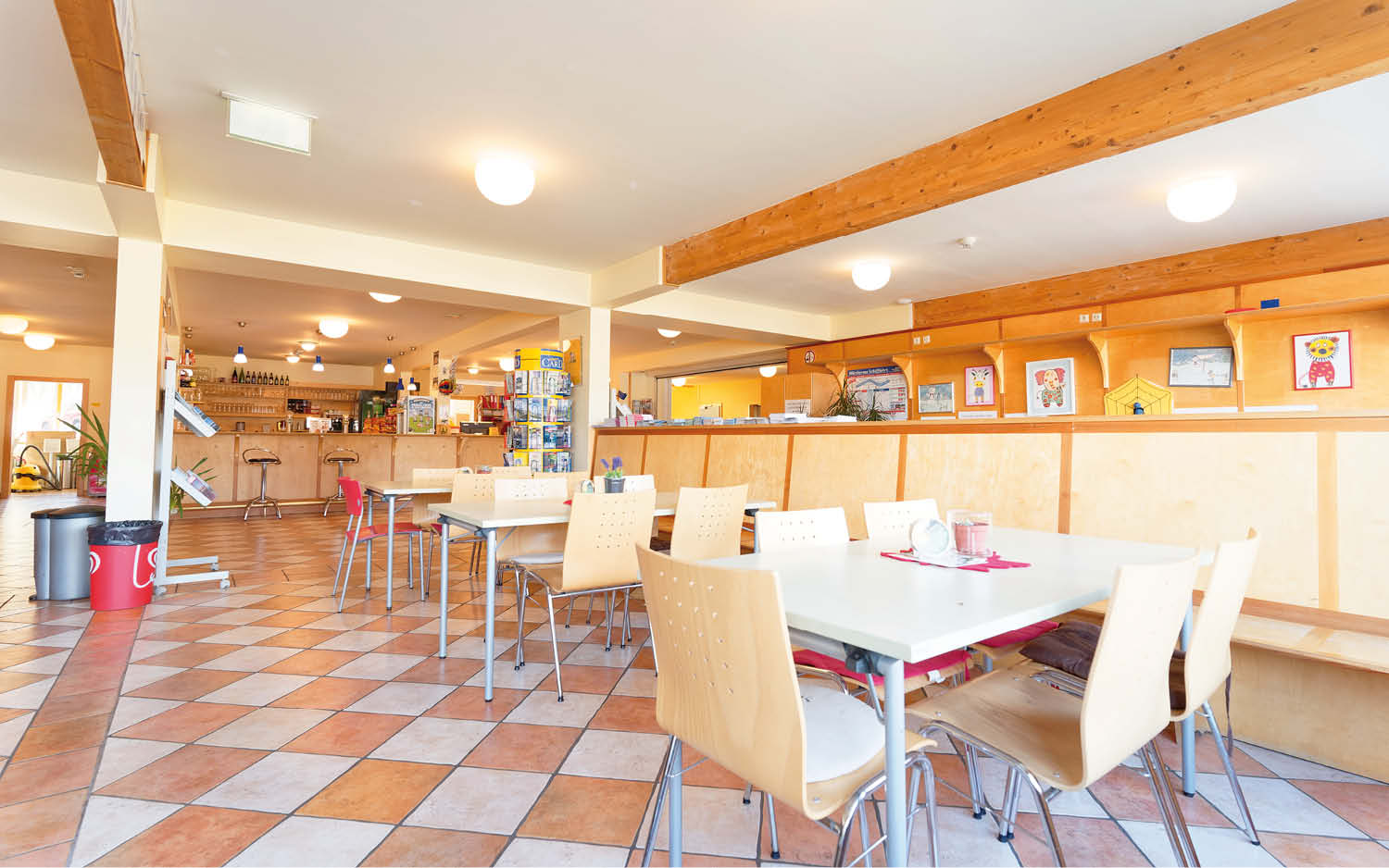 Jugendgästehaus Velden Cap Wörth Cafe Bar - © Christoph Sammer