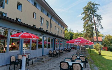Jugendgästehaus Velden Cap Wörth Terrasse - © Christoph Sammer