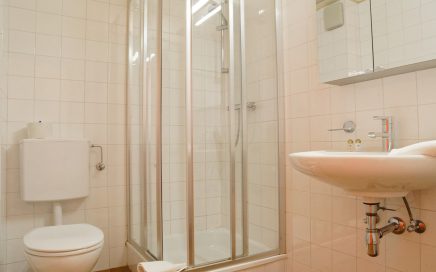 Jugendgästehaus Villach Badezimmer - © Christoph Sammer