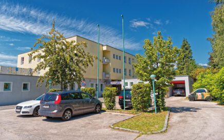 Jugendgästehaus Villach Parkplatz - © Christoph Sammer