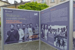 Am Platz der Ghettohelden wird mit einer Installation und Schautafeln an die Holocaus-Opfer erinnert