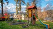 Cap Wörth Spielplatz Jugendgästehaus Velden Cap Wörth Kinderspielplatz - © Christoph Sammer